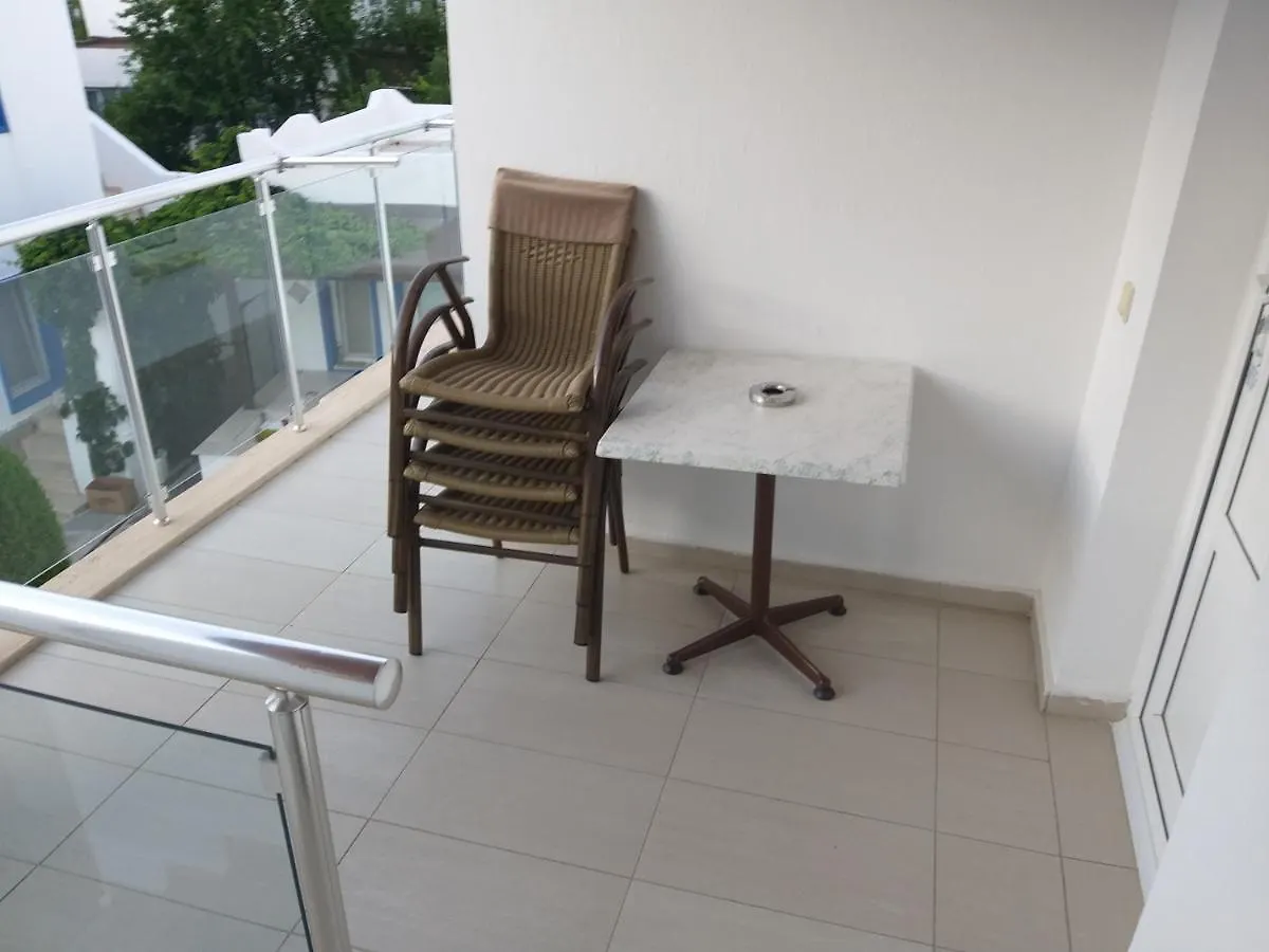 Апарт-отель Paradise Apart Hotel Битез