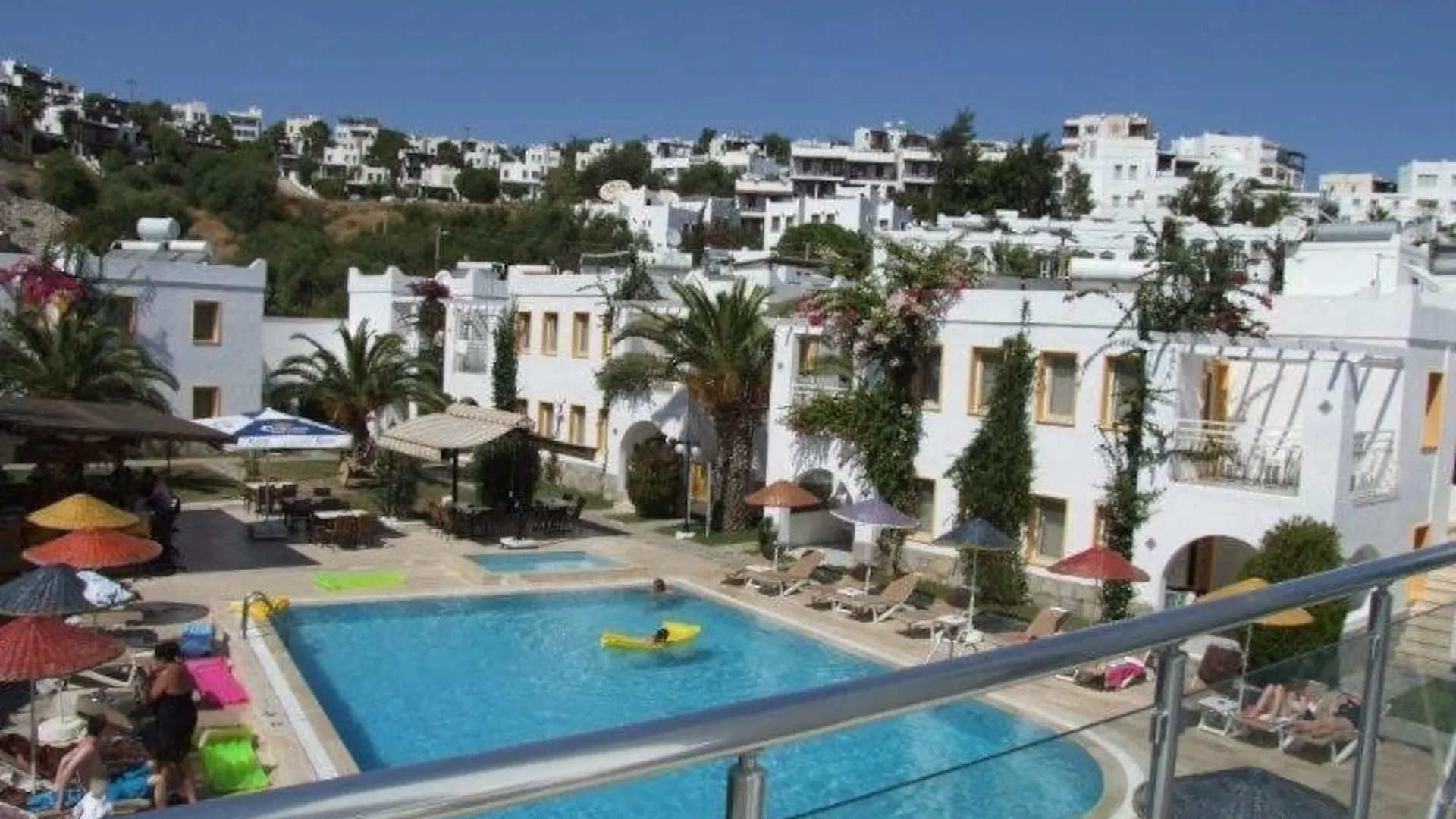 Paradise Apart Hotel Битез Апарт-отель